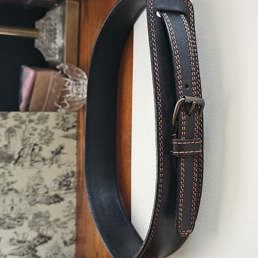 Classic Black Leather Belt with Contrast Stitching